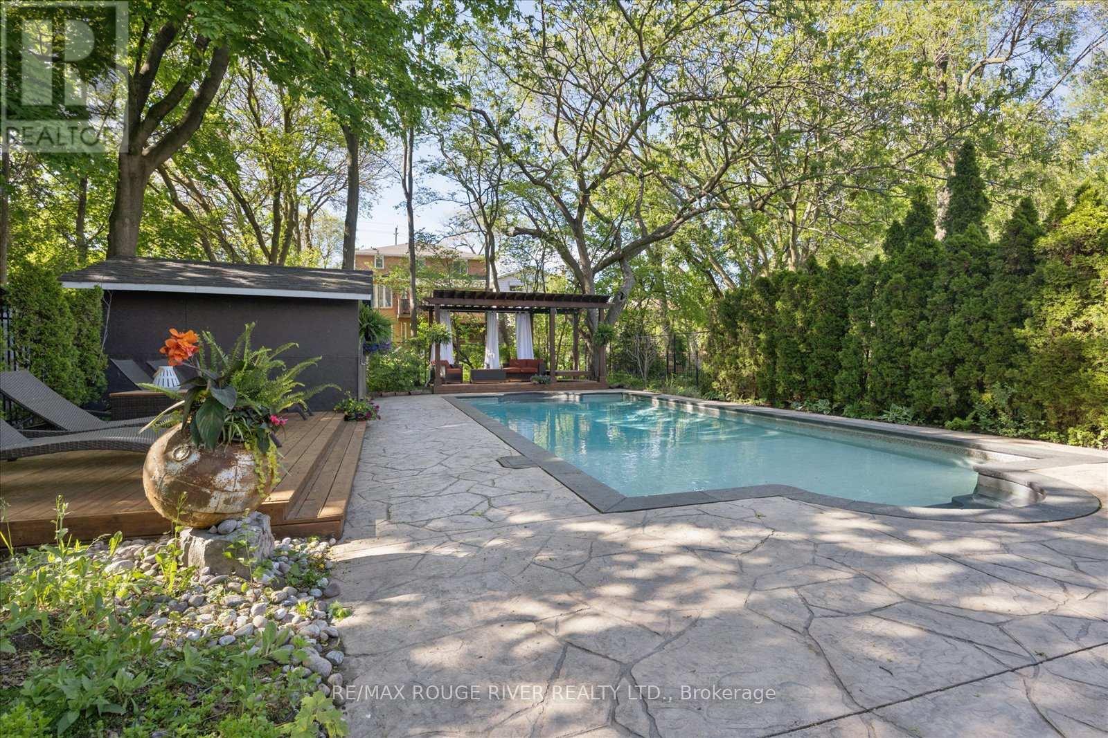 30 SPRINGBANK AVENUE - 44