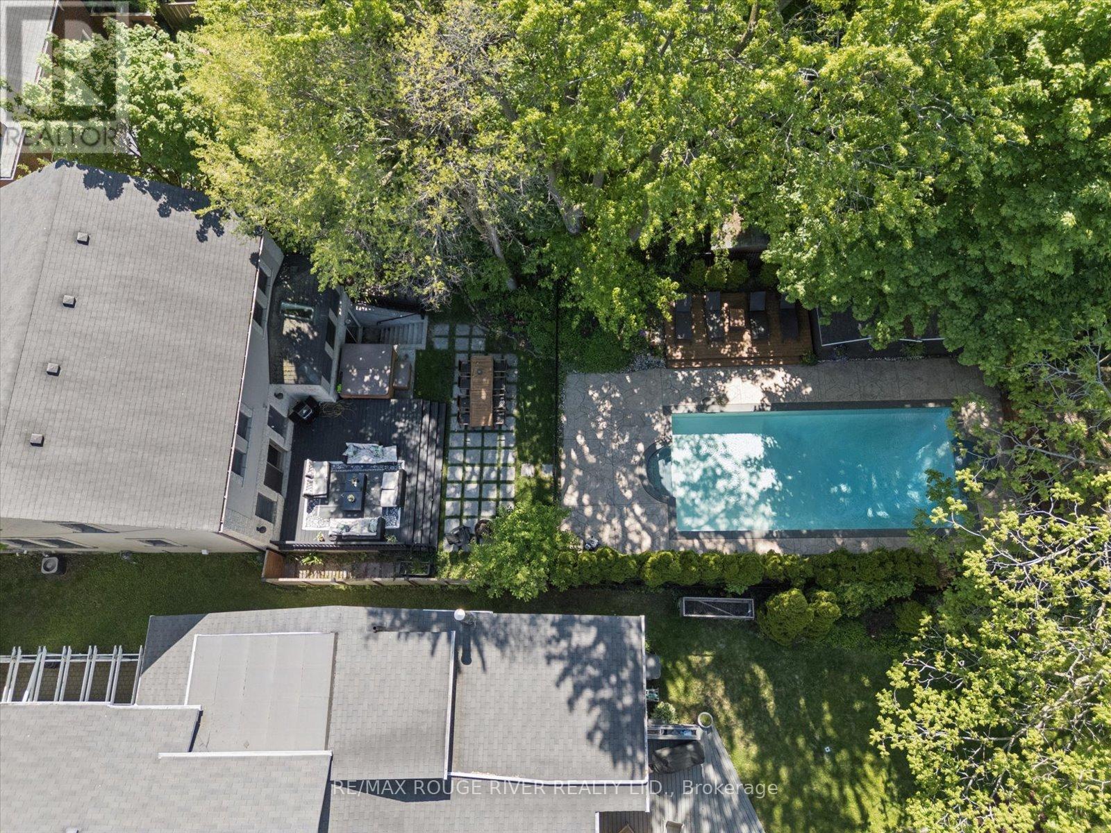 30 SPRINGBANK AVENUE - 48