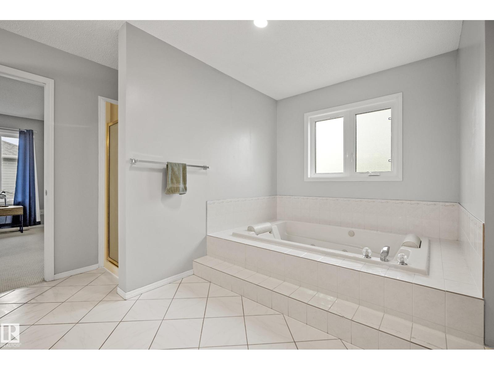 15503 62 ST NW - 28