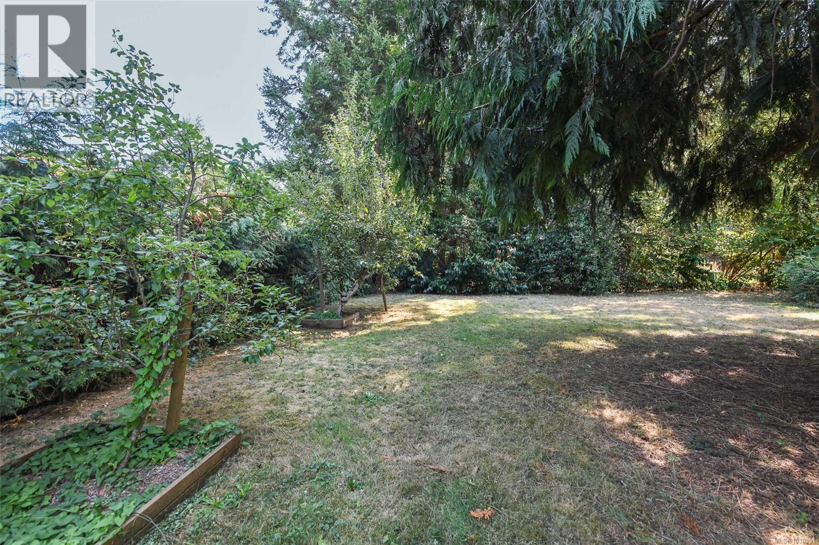 7730 Vivian Way - 47