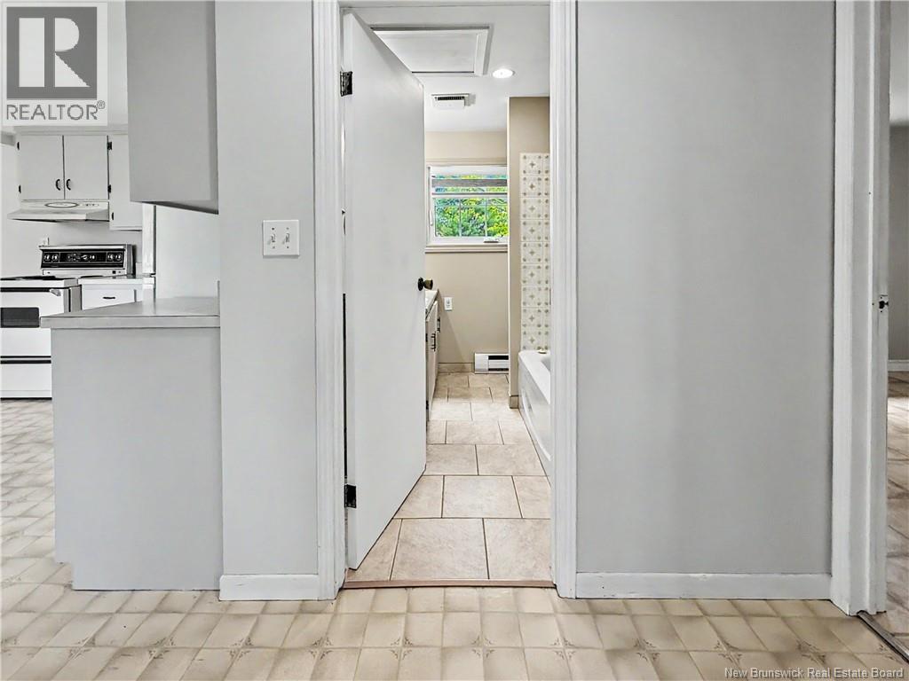 35 Richard Cres - 13