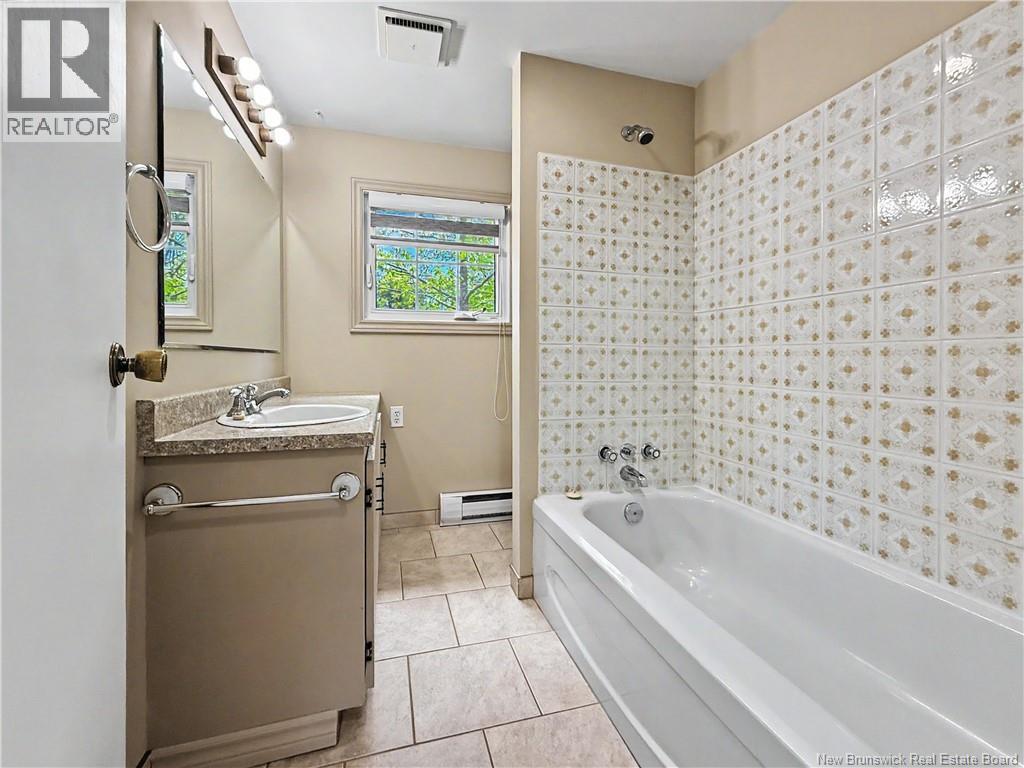35 Richard Cres - 14