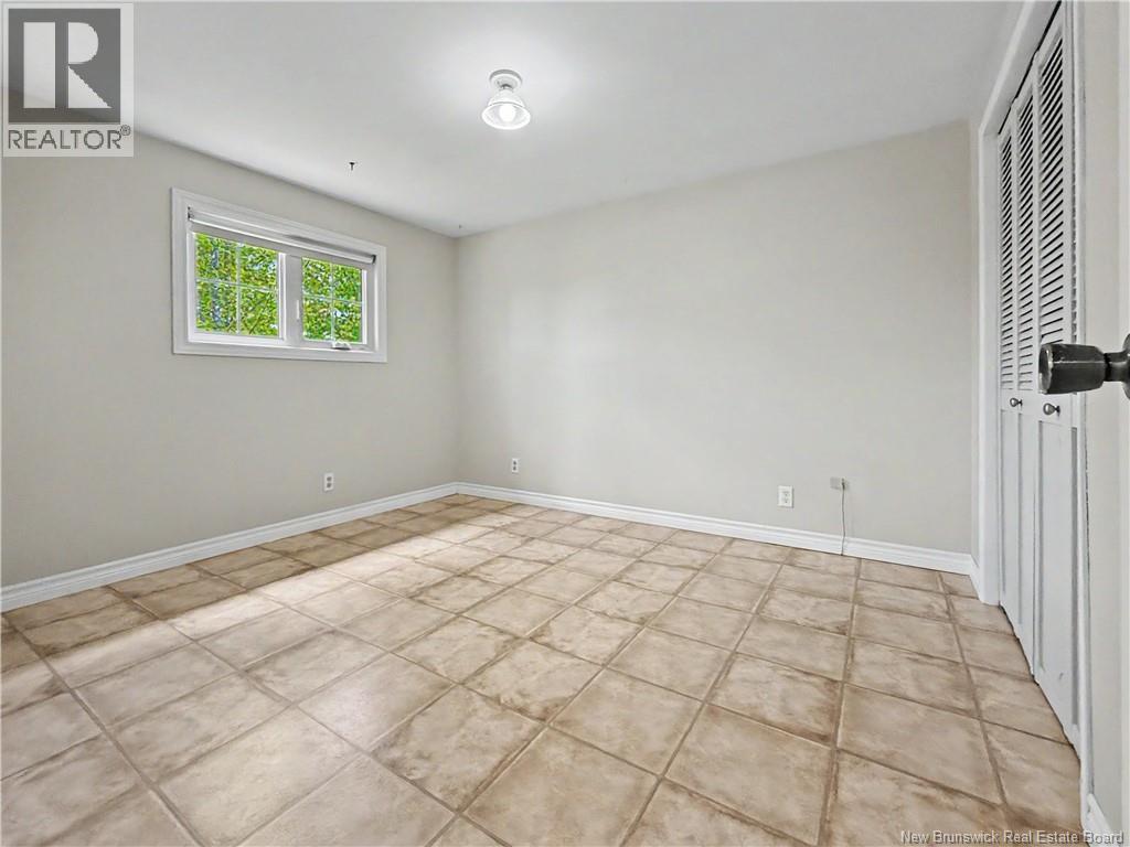 35 Richard Cres - 16