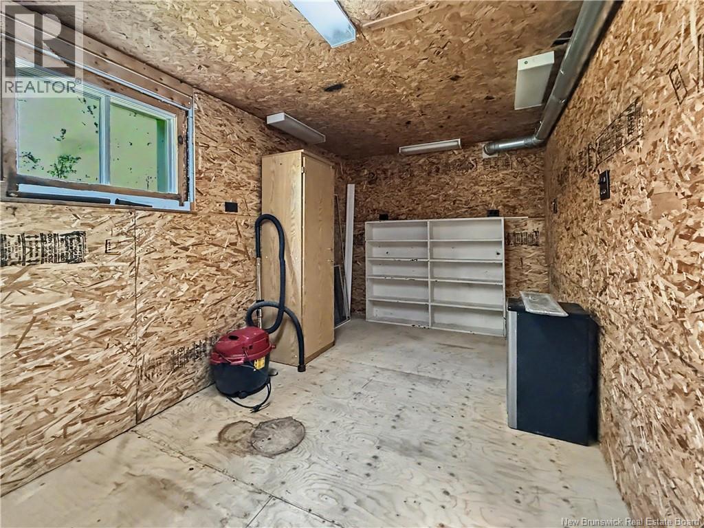 35 Richard Cres - 26