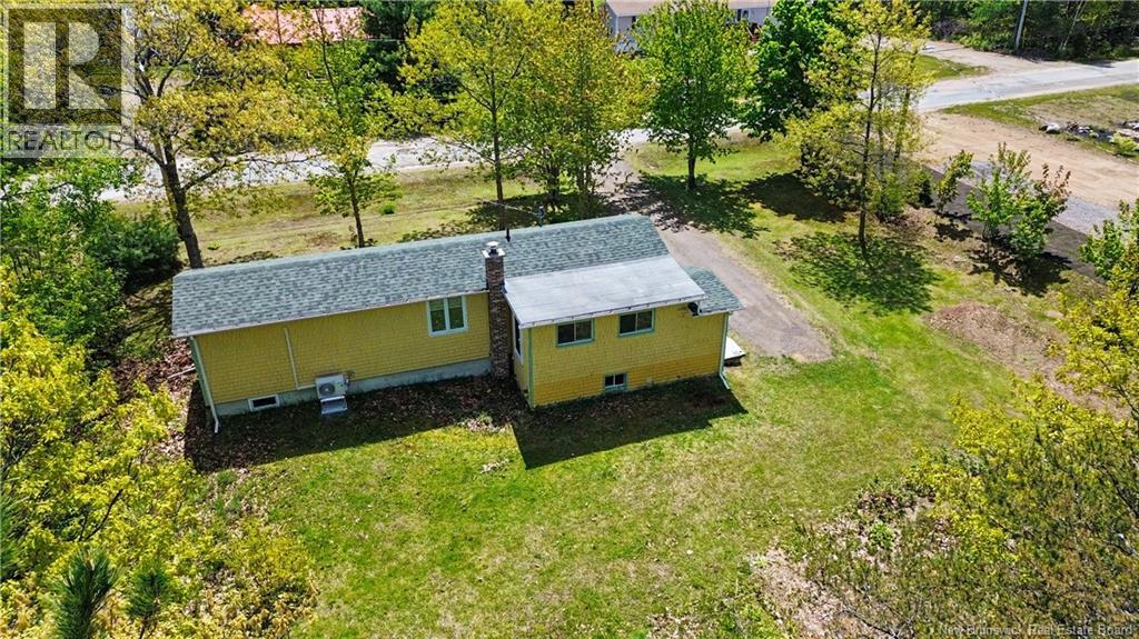 35 Richard Cres - 32
