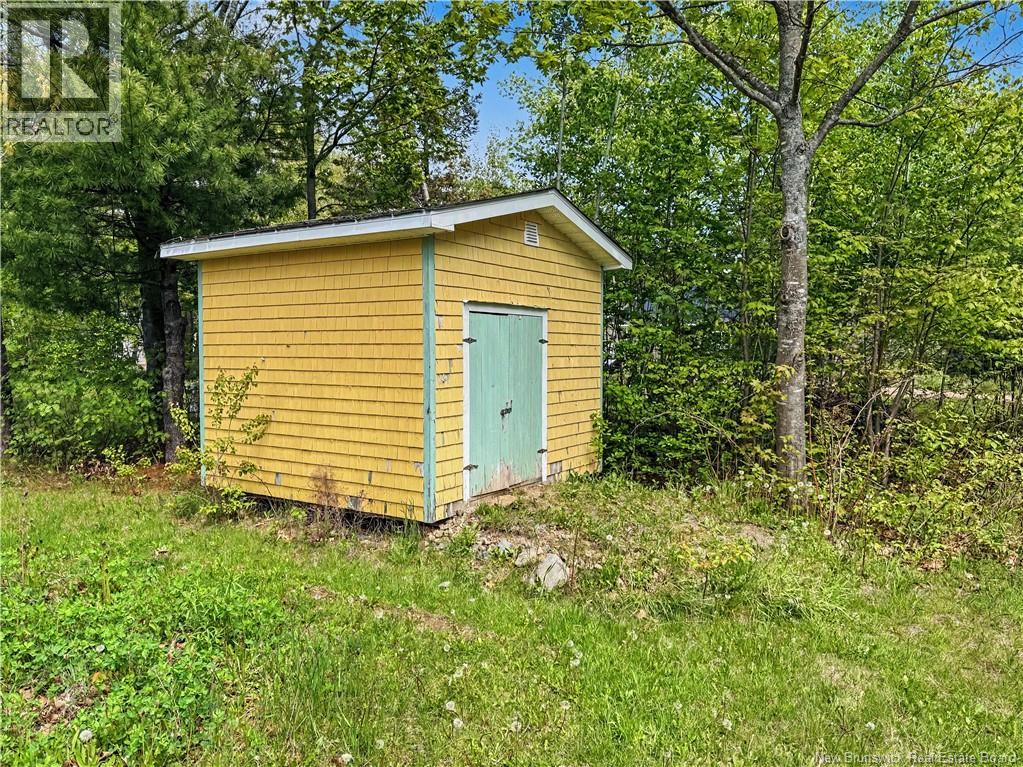 35 Richard Cres - 37