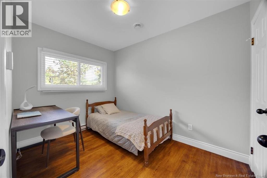 22 Alpine Street - 23