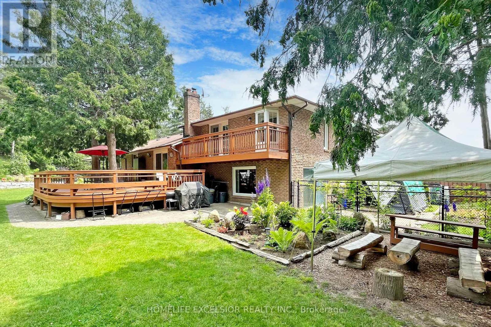 550 MOUNT ALBERT ROAD - 18