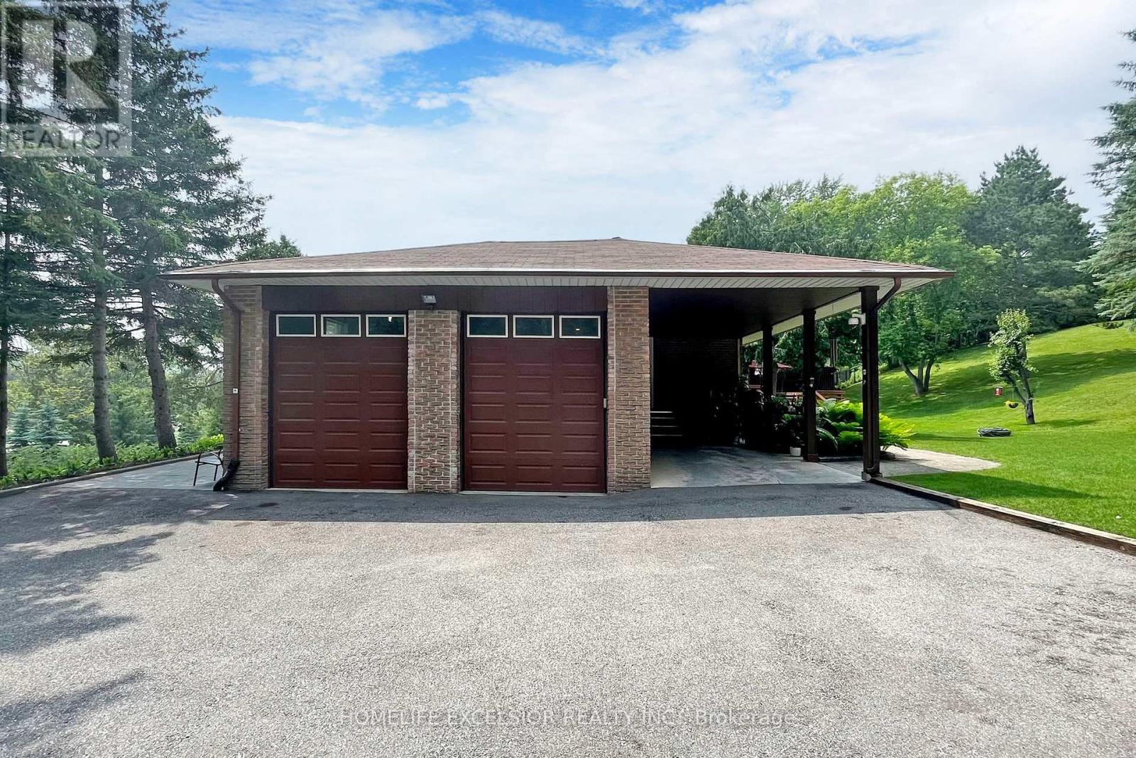 550 MOUNT ALBERT ROAD - 6