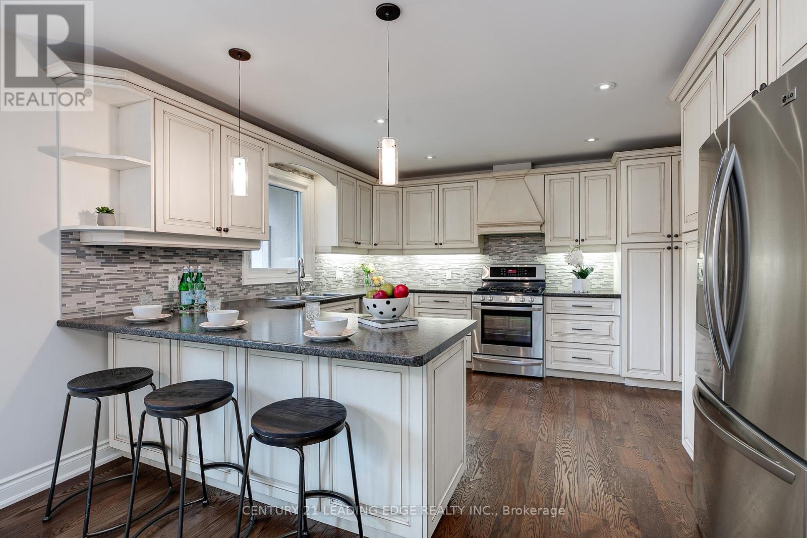 108 ROBINSON STREET - 12