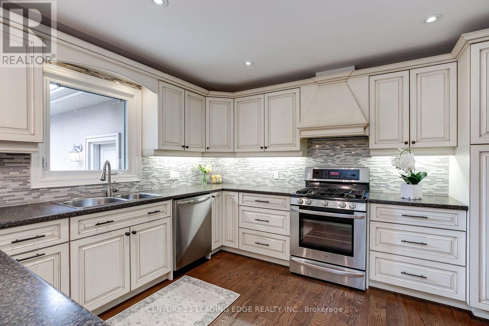 108 ROBINSON STREET - 13