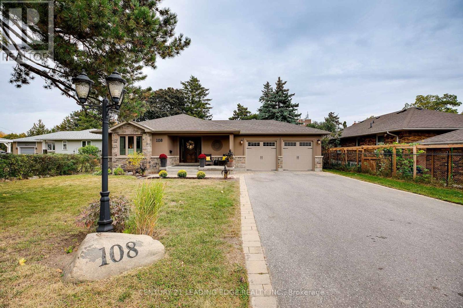 108 ROBINSON STREET - 2