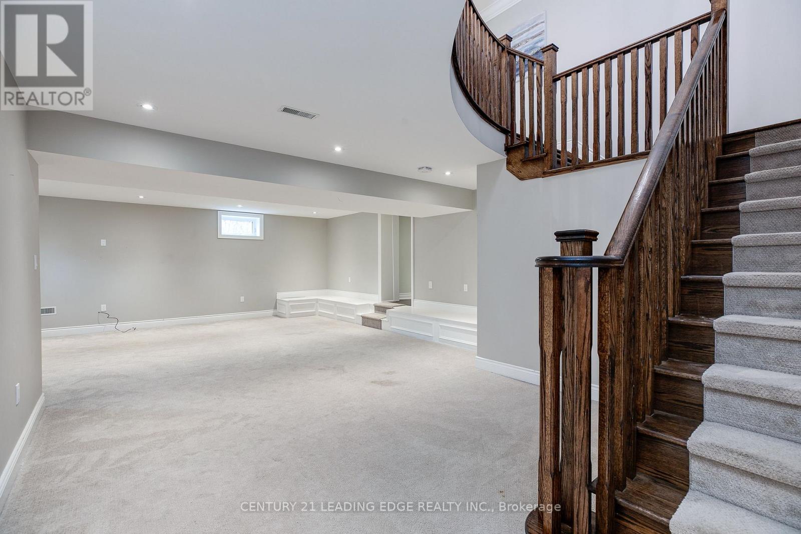 108 ROBINSON STREET - 27