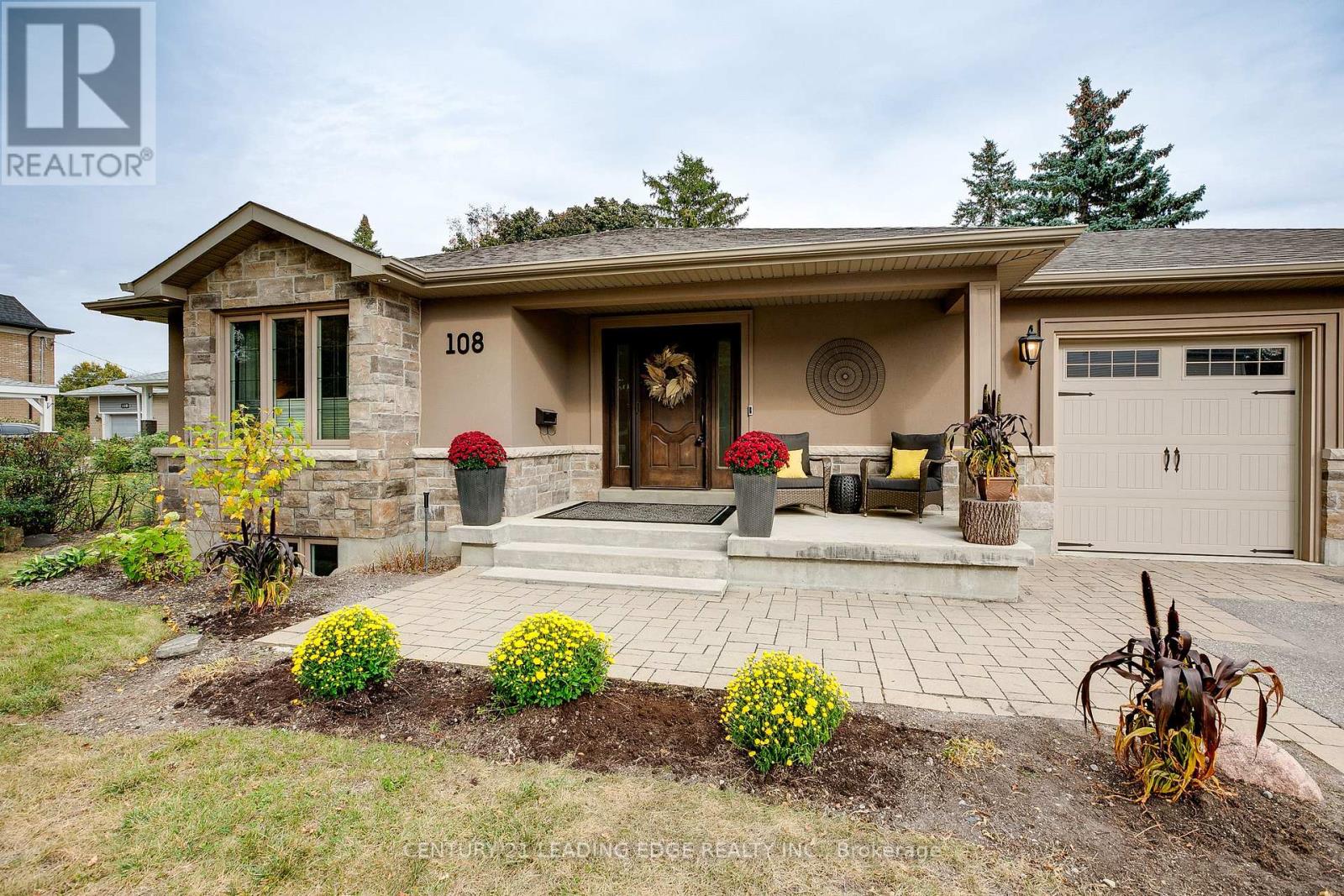 108 ROBINSON STREET - 3