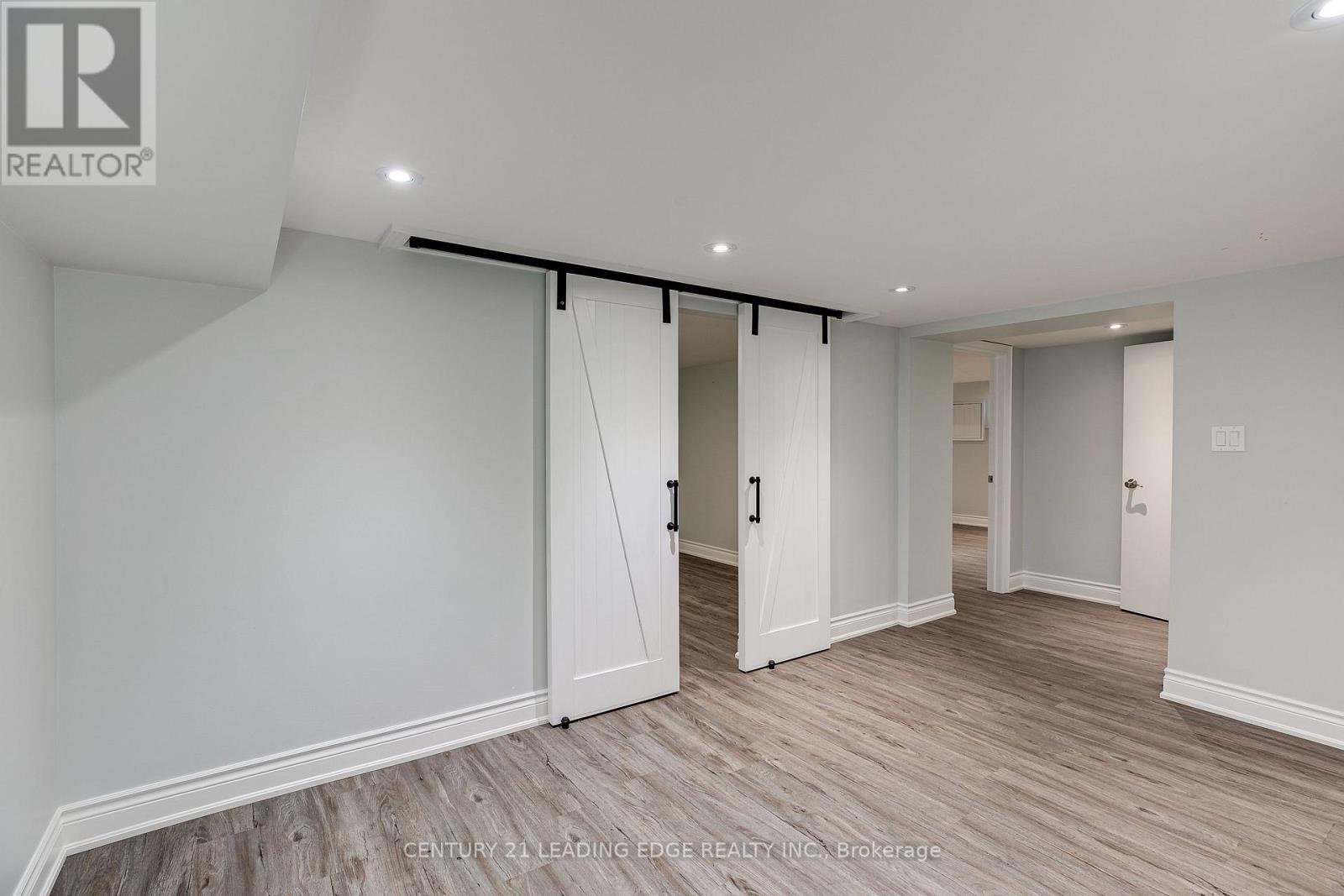 108 ROBINSON STREET - 33