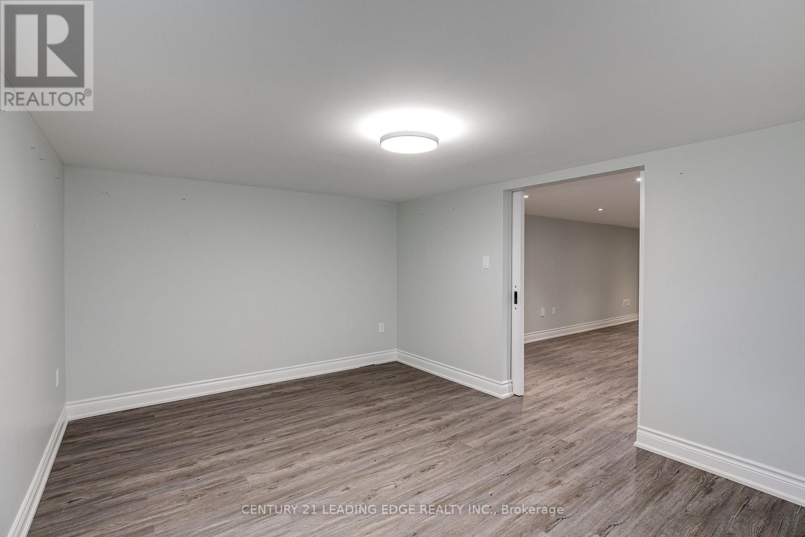 108 ROBINSON STREET - 35