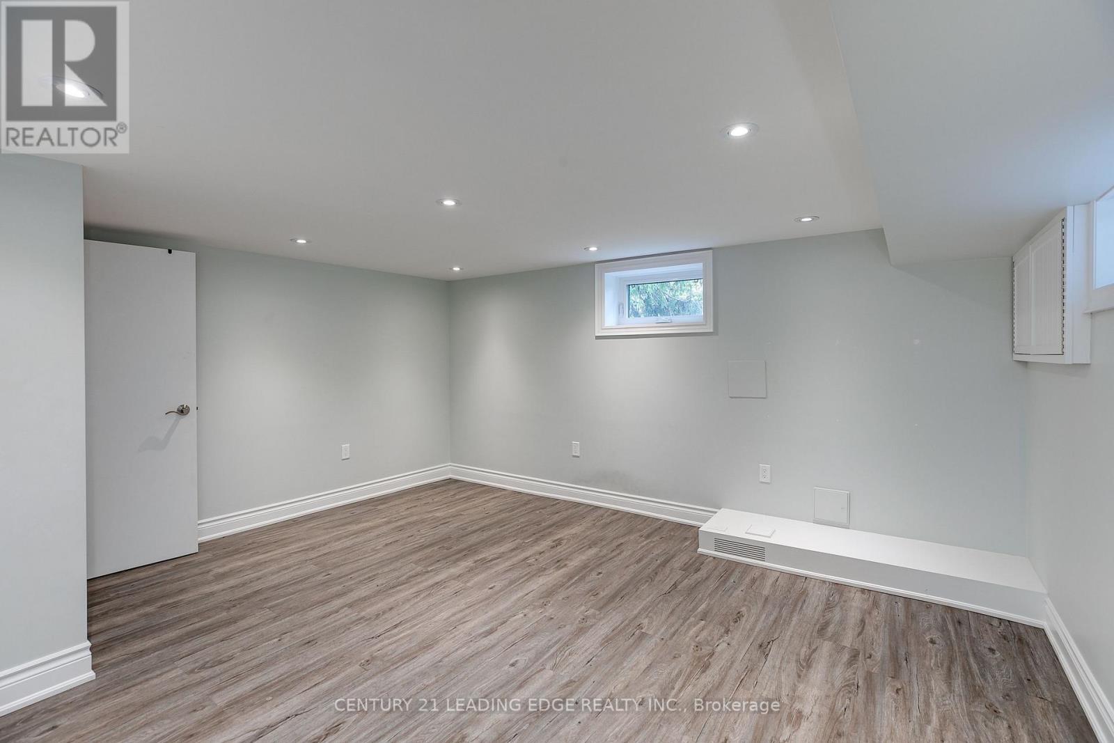 108 ROBINSON STREET - 37