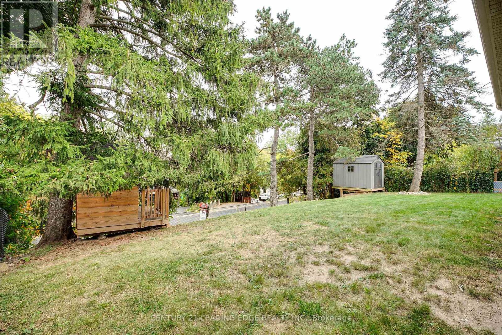 108 ROBINSON STREET - 40