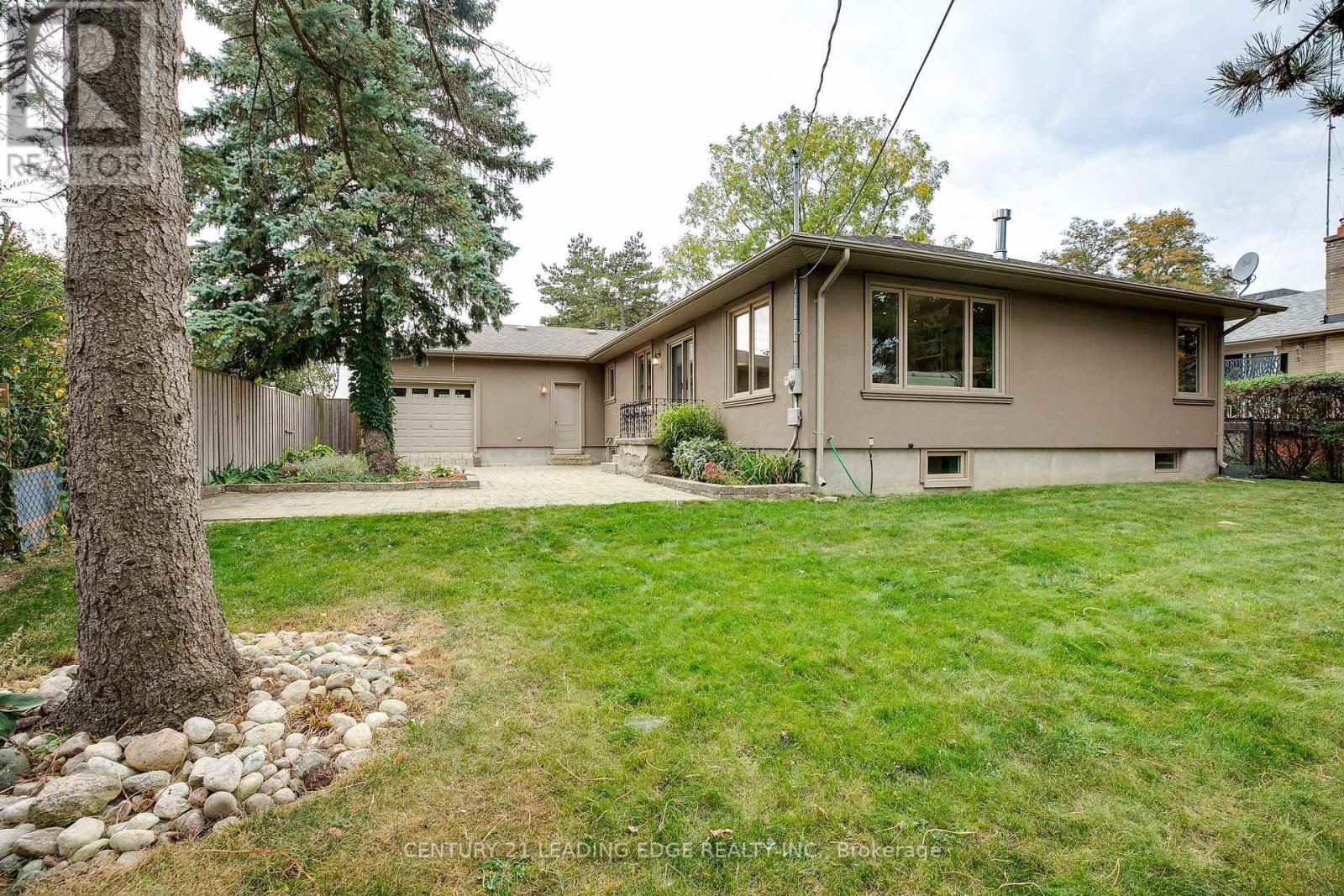 108 ROBINSON STREET - 43