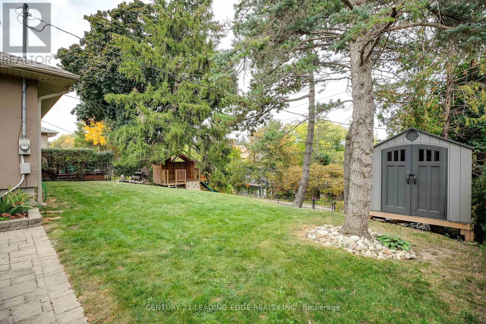 108 ROBINSON STREET - 44