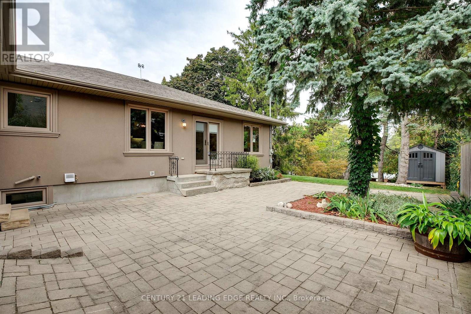108 ROBINSON STREET - 47
