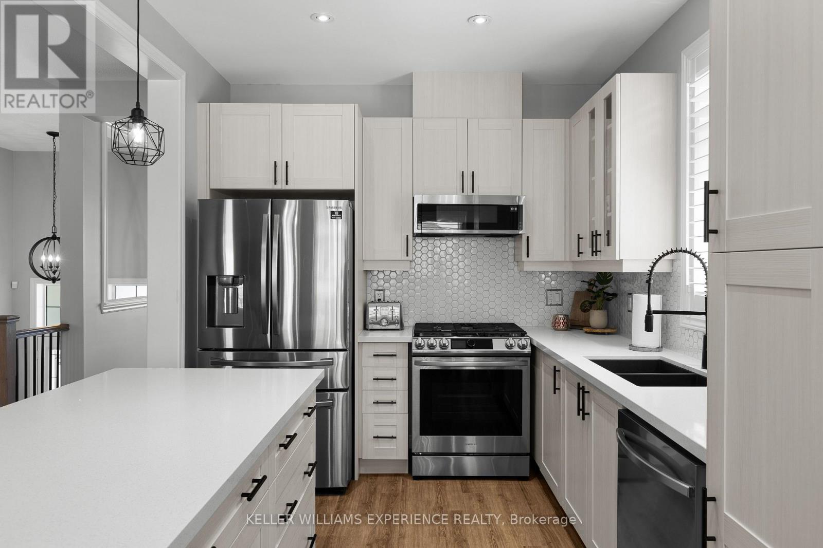 222 LIA DRIVE - 7