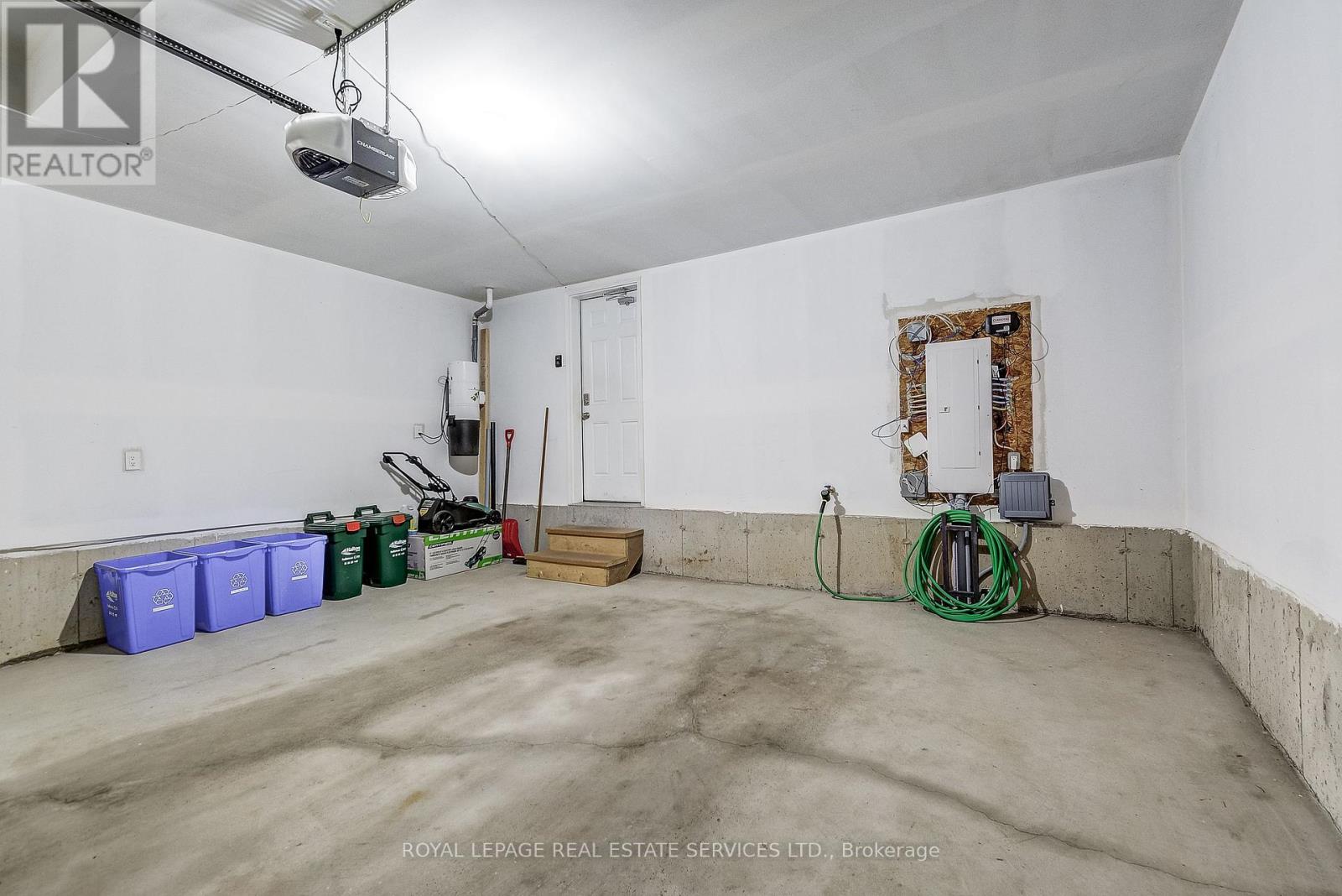 143 GROVEWOOD COMMON - 11