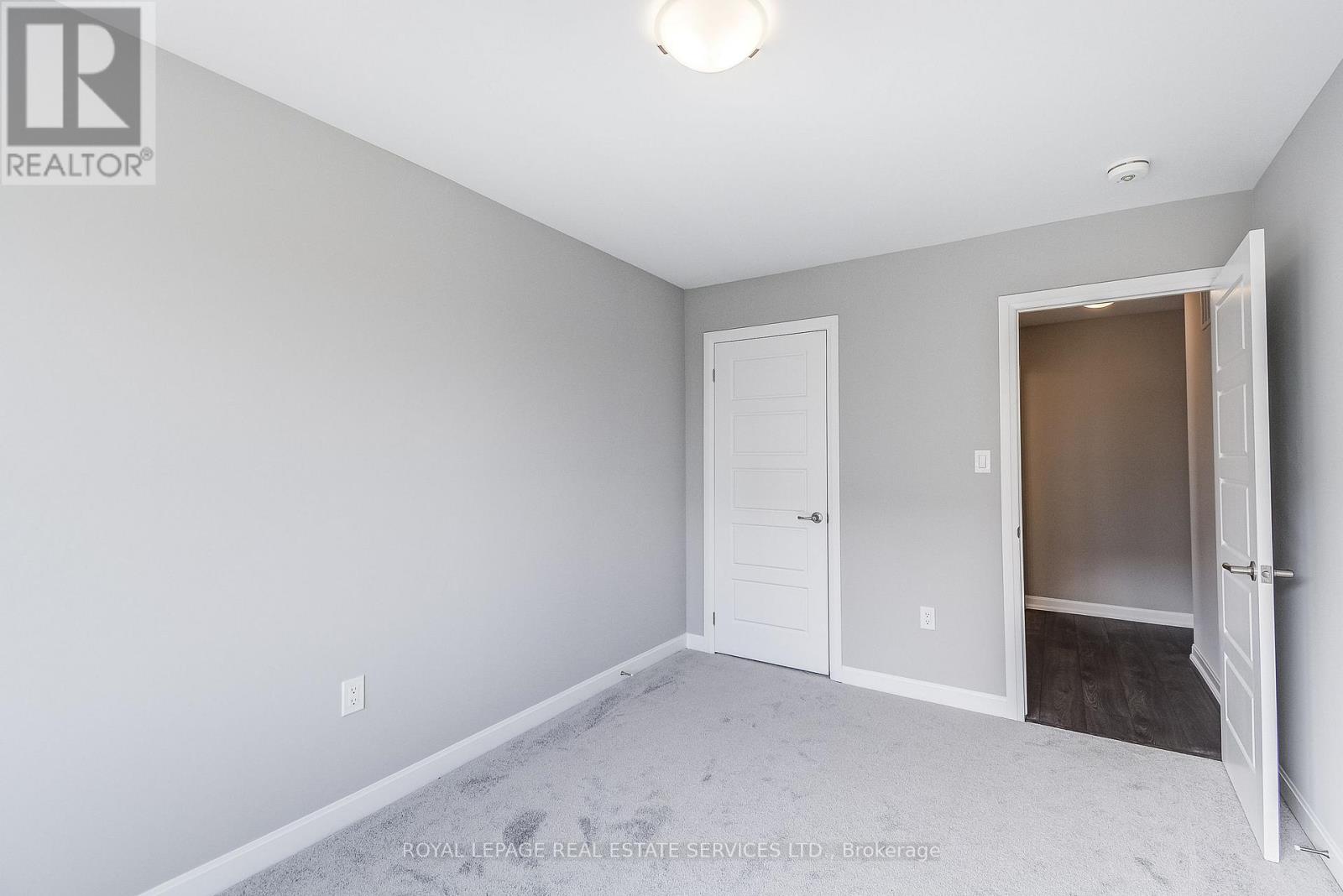 143 GROVEWOOD COMMON - 32
