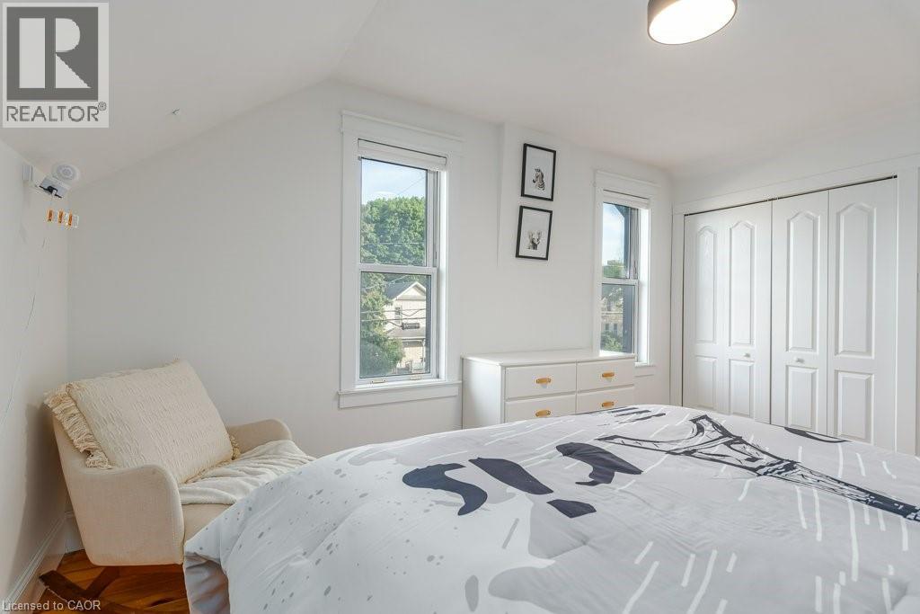 44 KRUG Street - 32