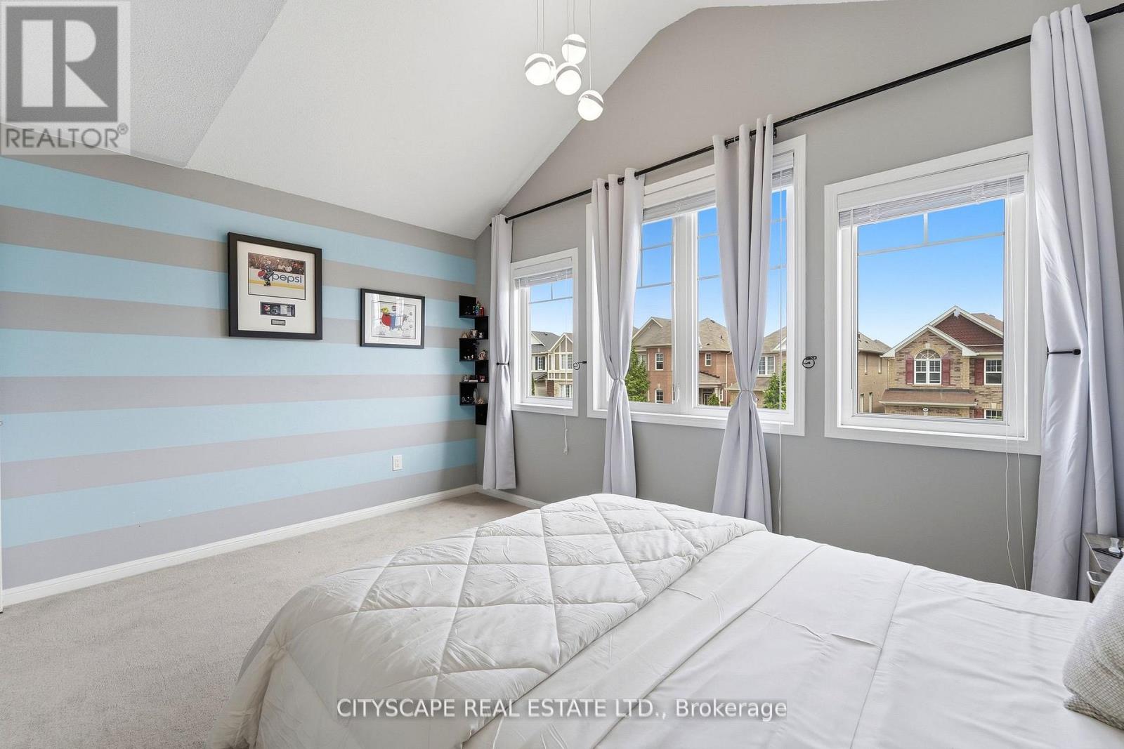 305 GLEAVE TERRACE E - 23