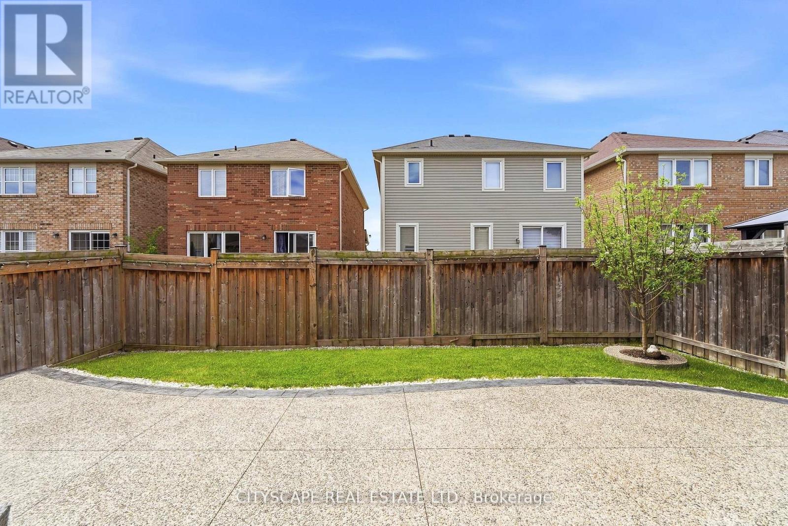 305 GLEAVE TERRACE E - 41