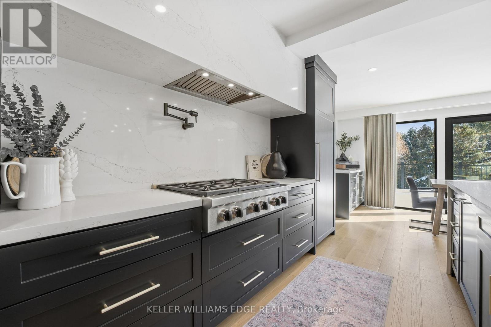 1316 DUNDAS STREET - 11