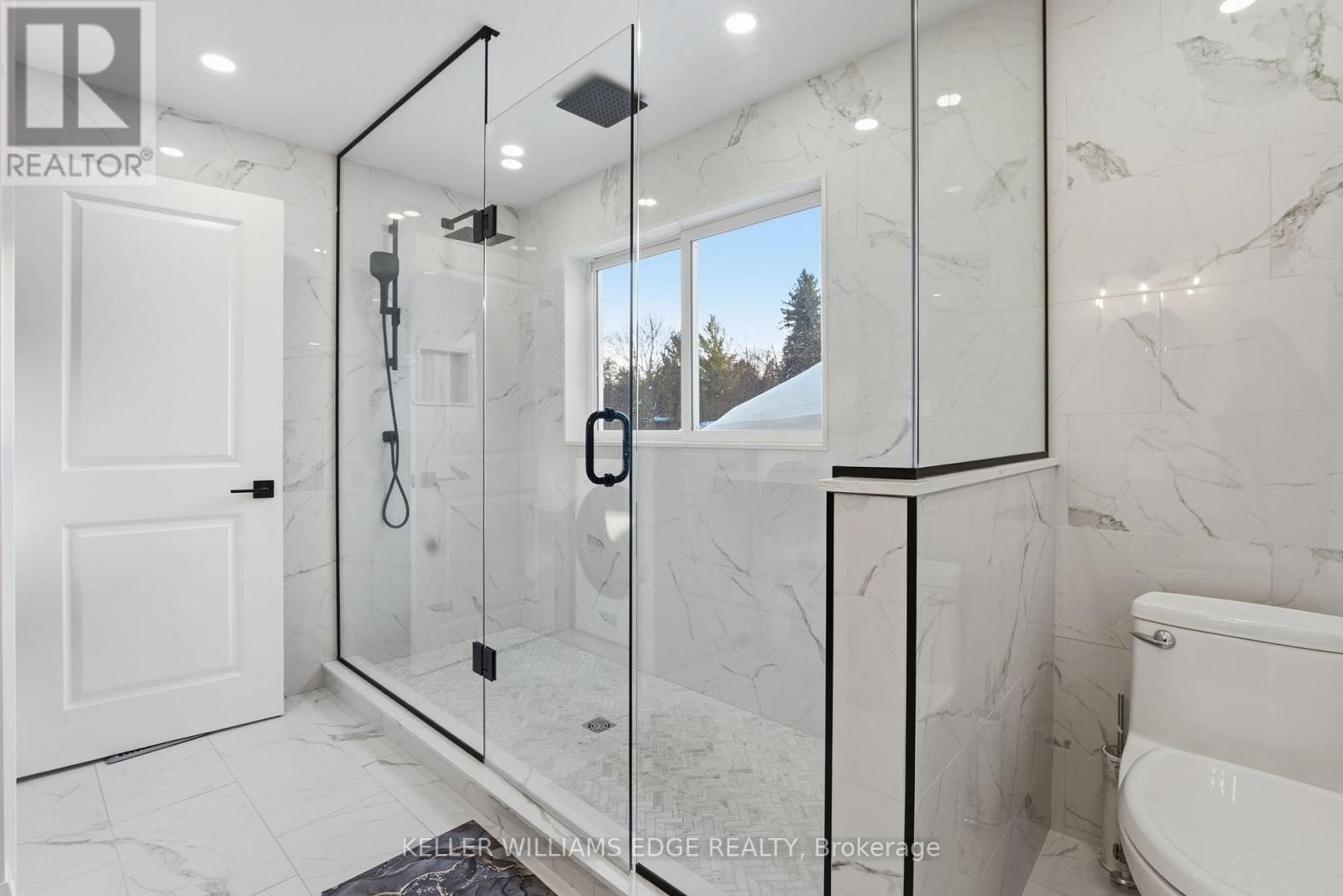 1316 DUNDAS STREET - 37