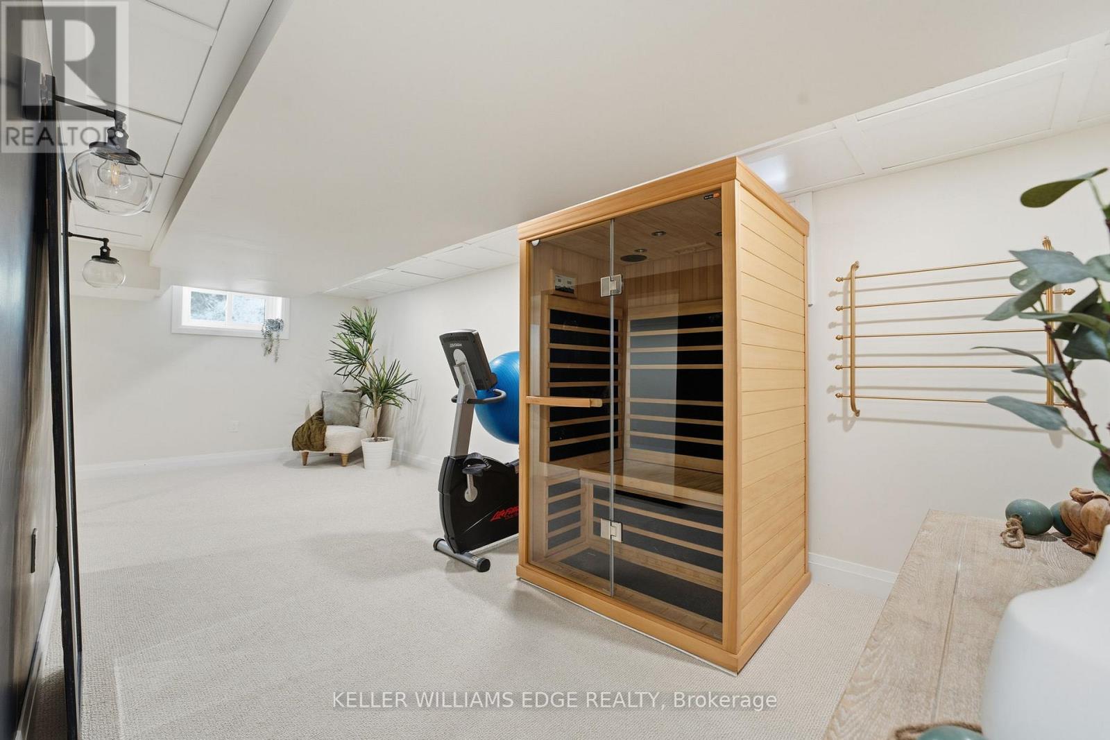 1316 DUNDAS STREET - 39