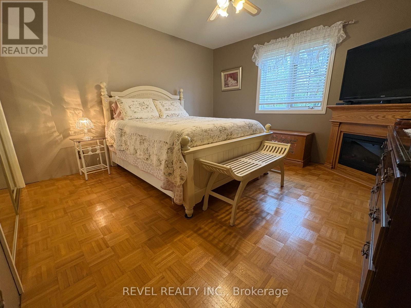 452 ELEVENTH AVENUE - 18