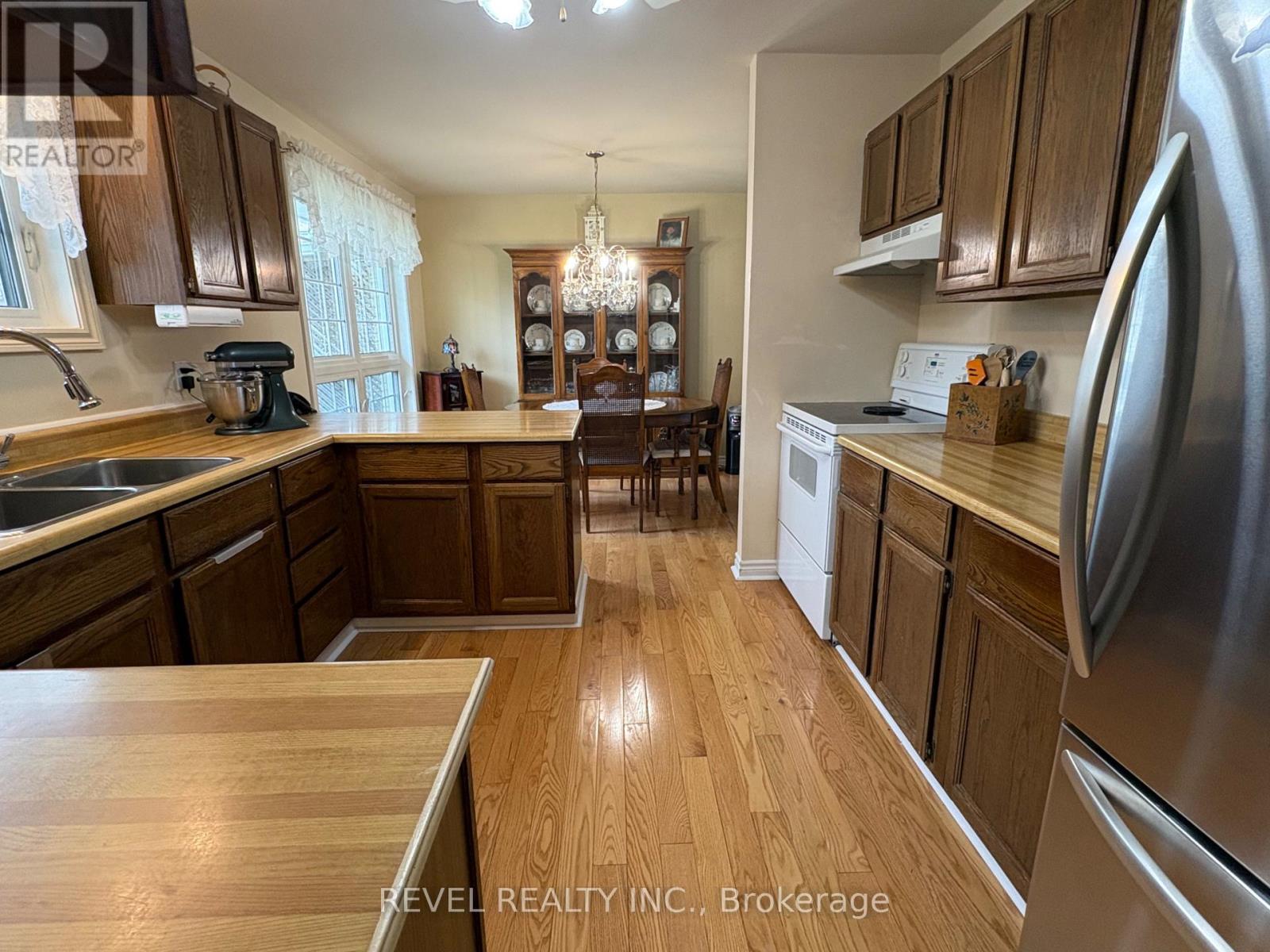 452 ELEVENTH AVENUE - 13