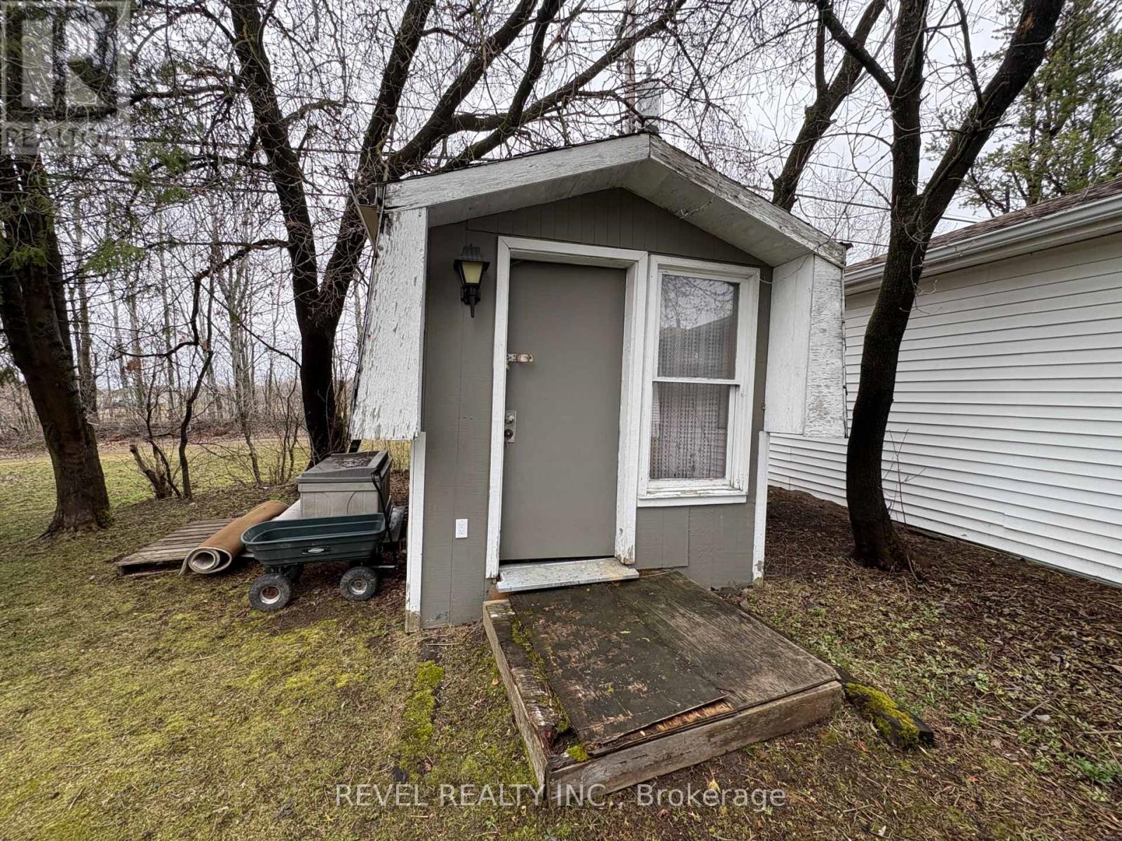 452 ELEVENTH AVENUE - 33