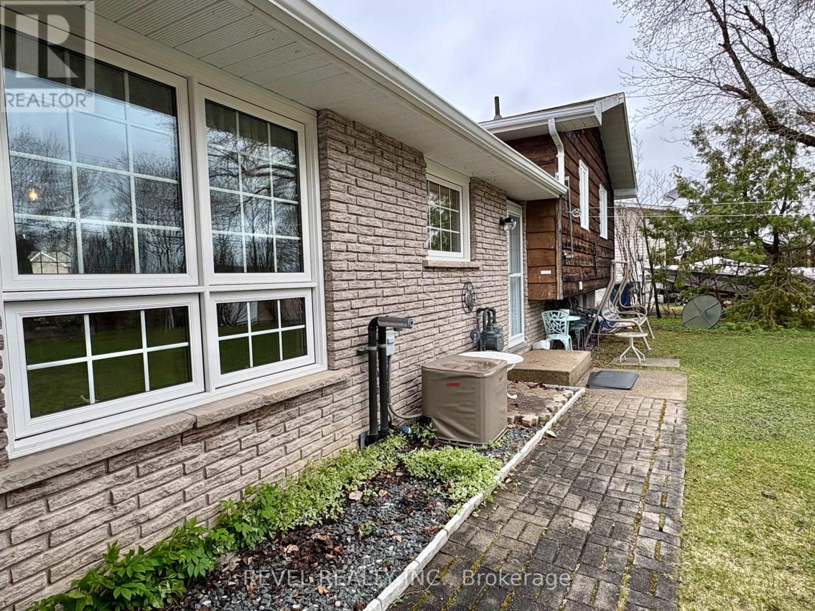 452 ELEVENTH AVENUE - 5