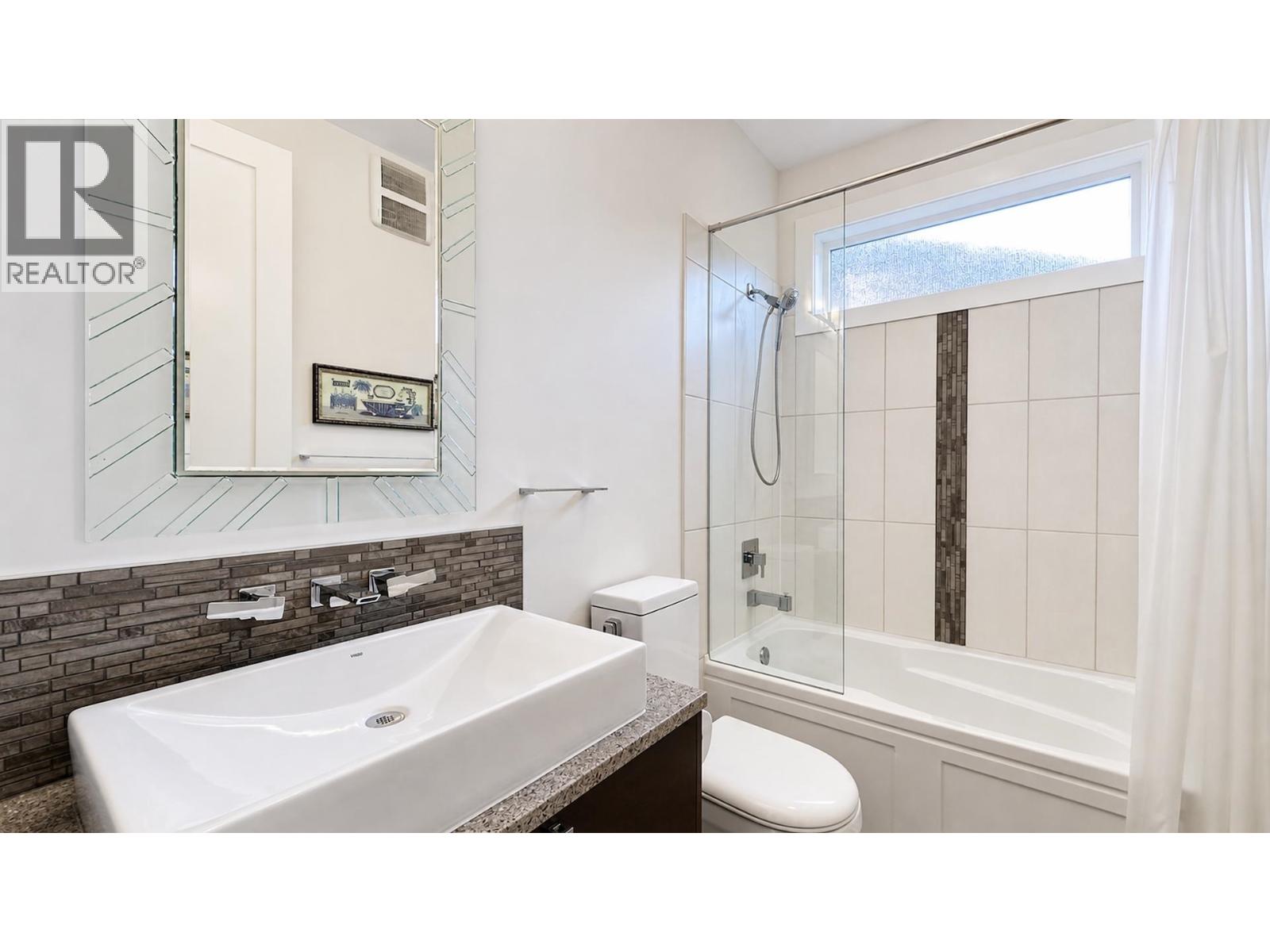 300 LAURIER AVENUE, Port Coquitlam