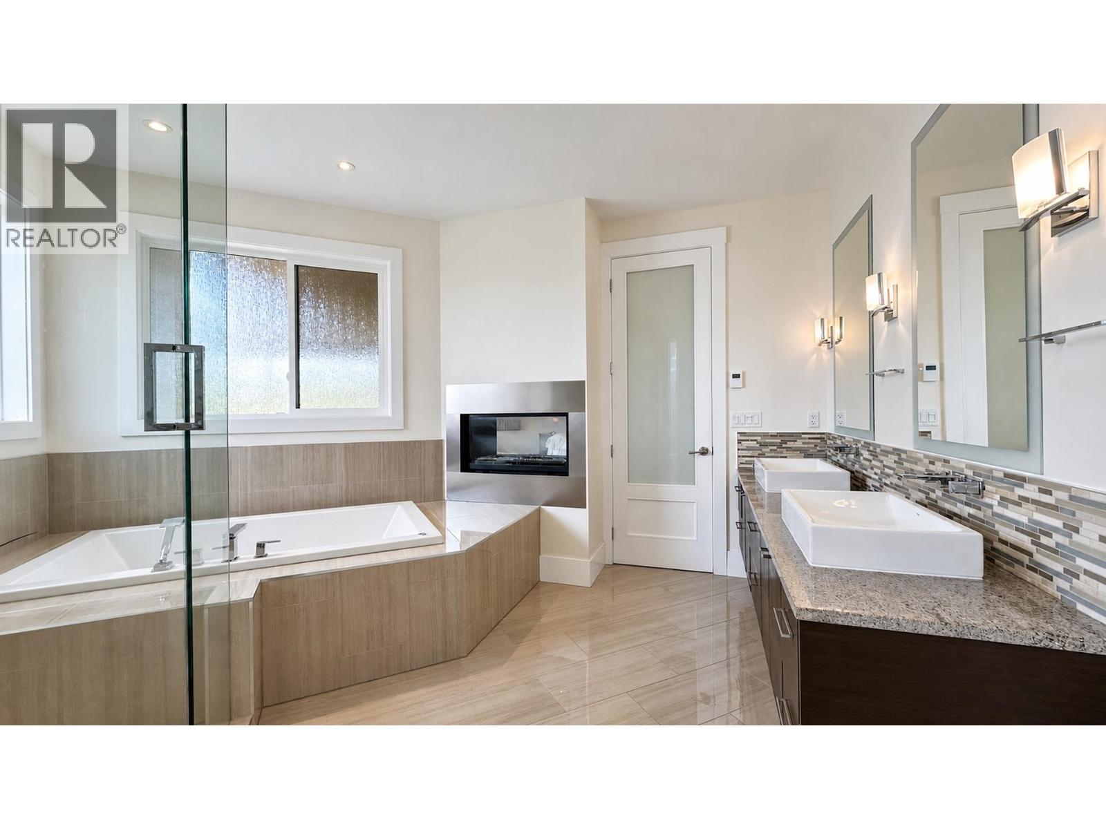 300 LAURIER AVENUE, Port Coquitlam