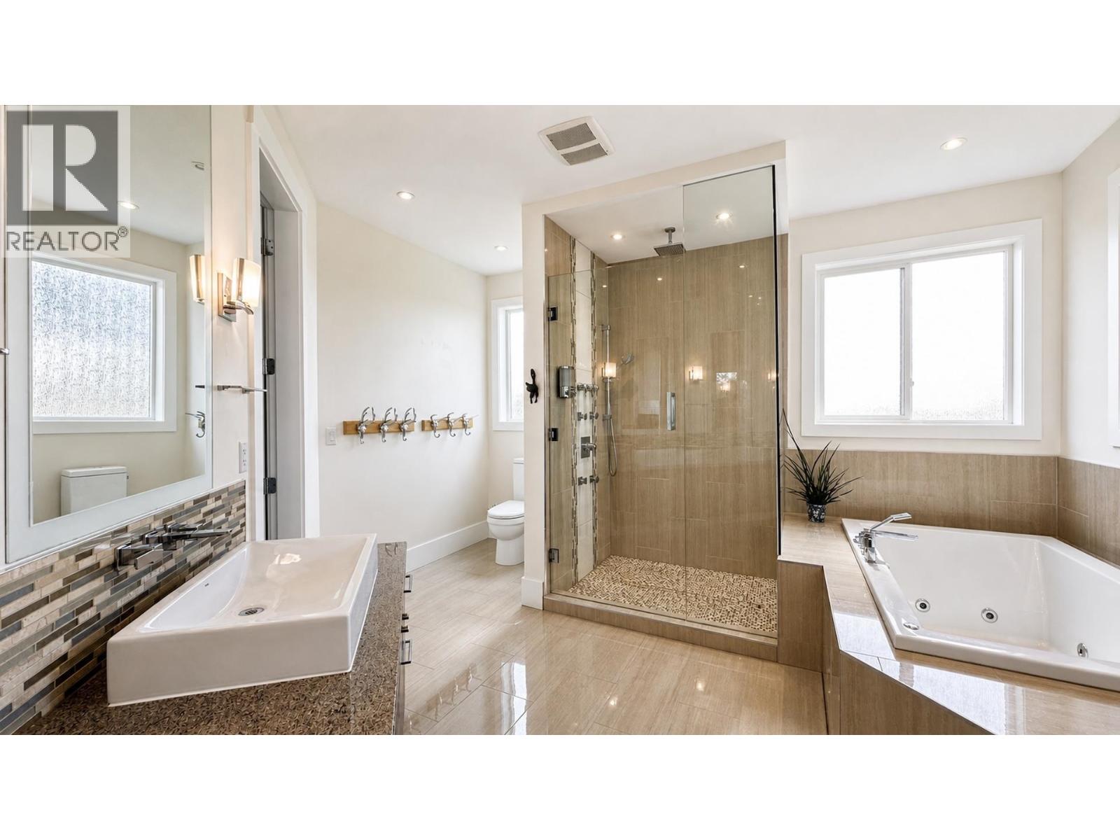 300 LAURIER AVENUE, Port Coquitlam