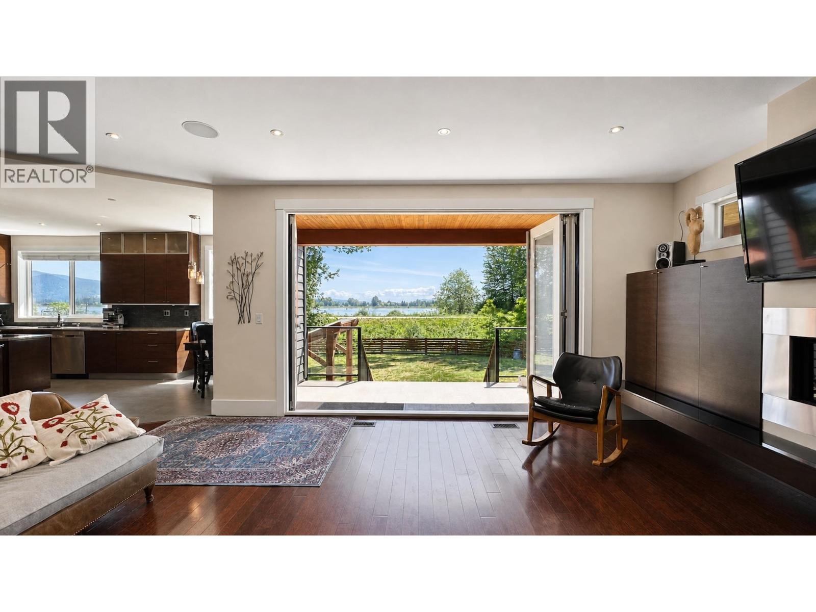 300 LAURIER AVENUE, Port Coquitlam