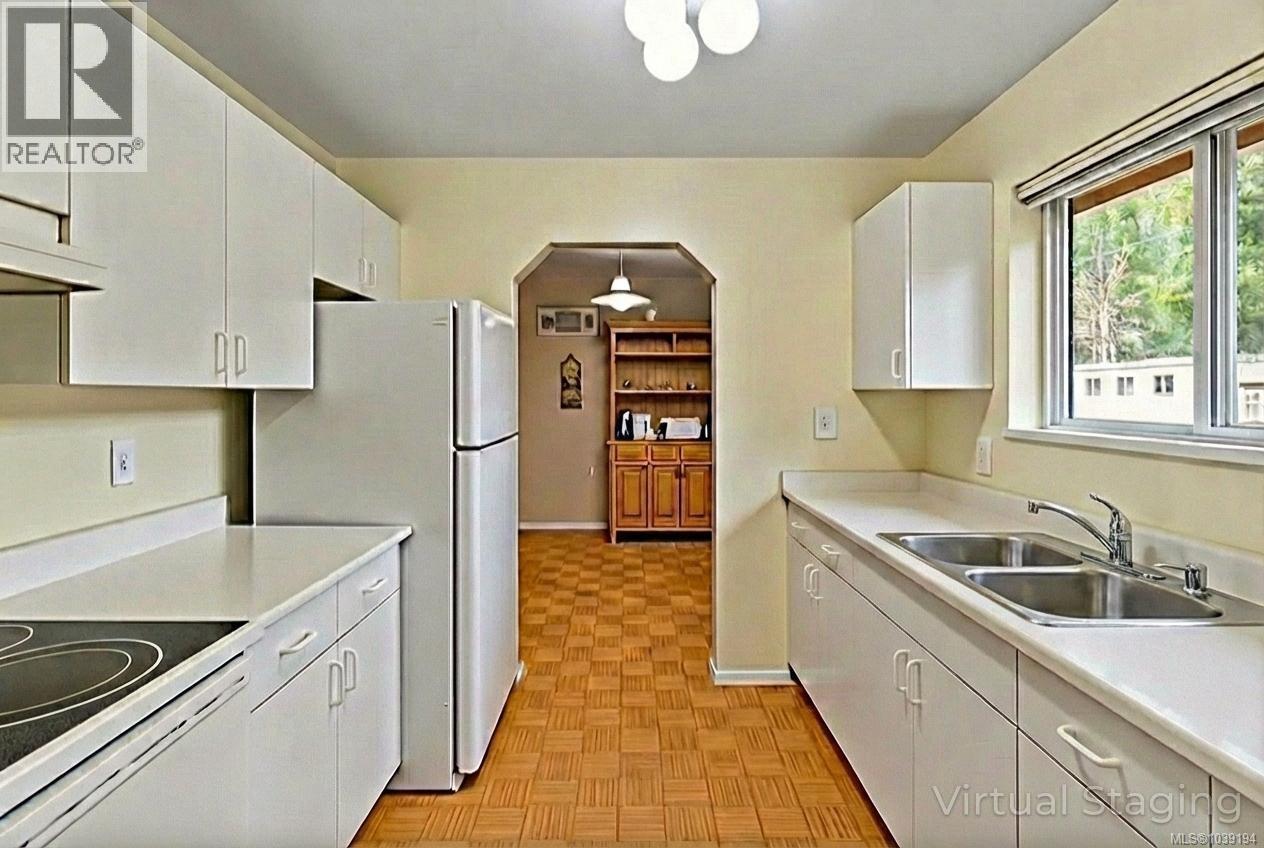 #27 745 Church St - 6