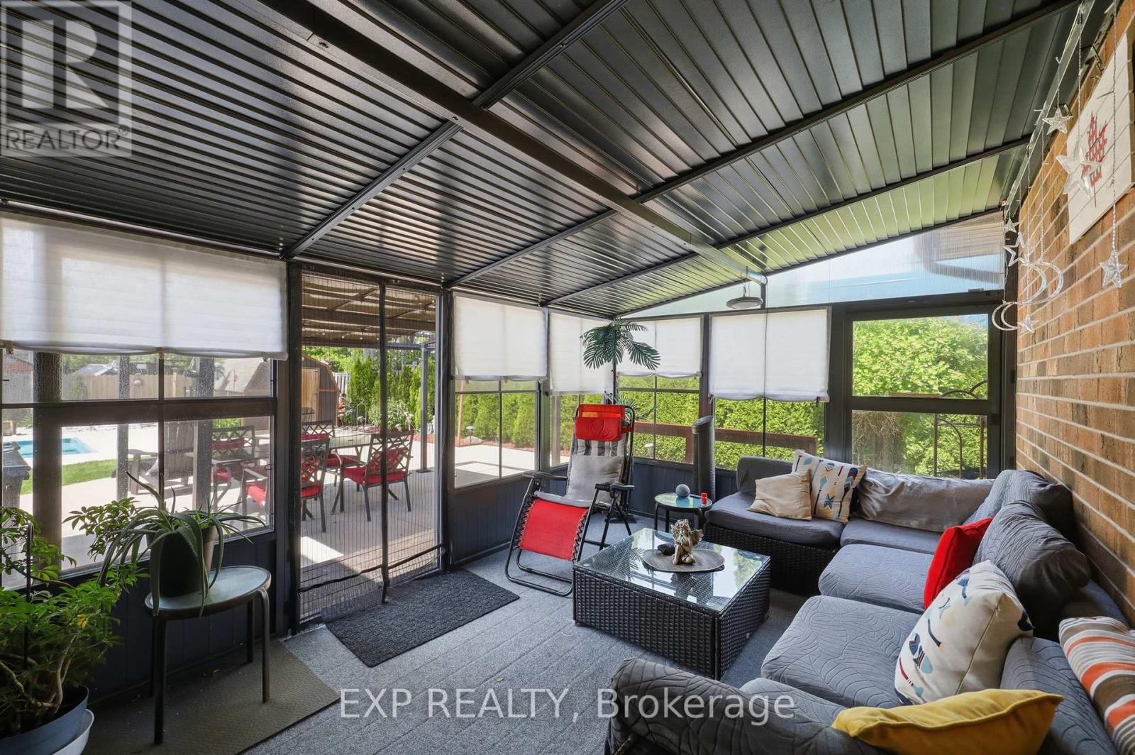 271 ANNE STREET - 15