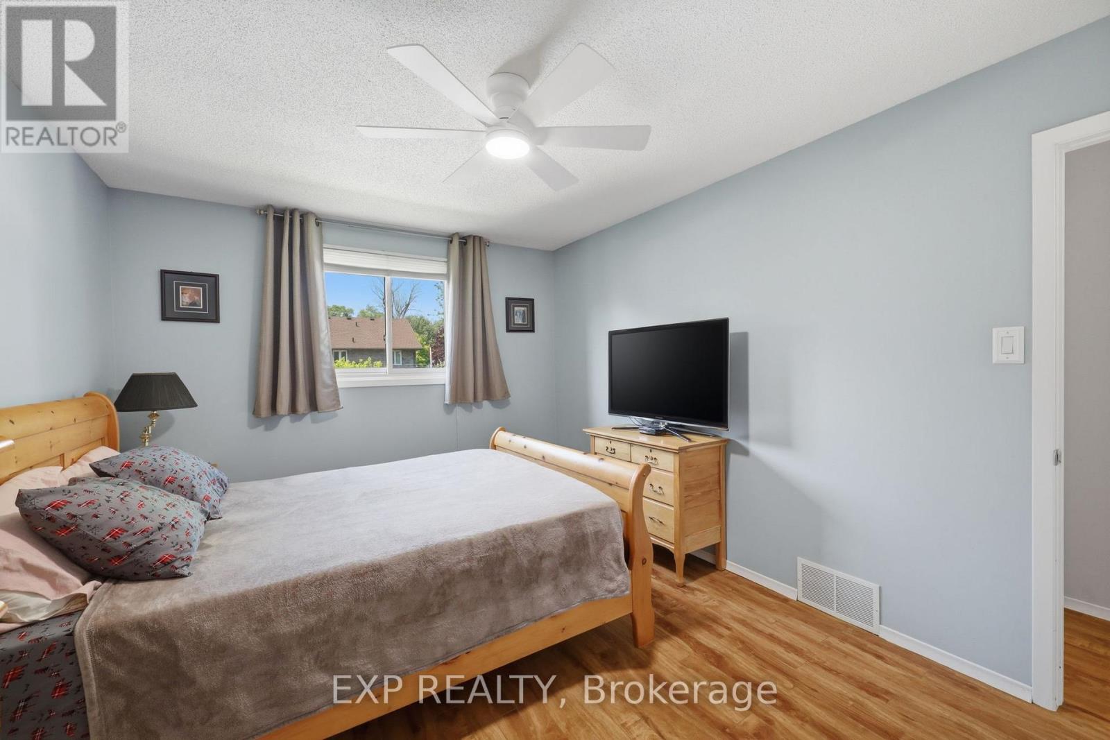 271 ANNE STREET - 28