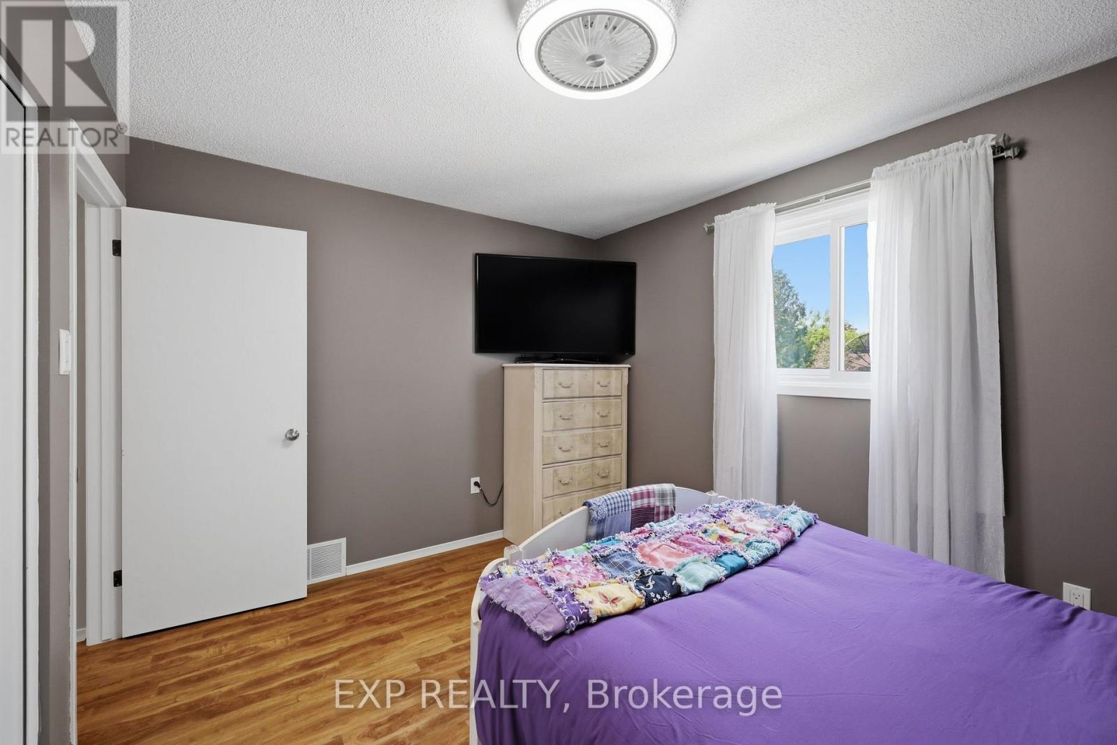 271 ANNE STREET - 32