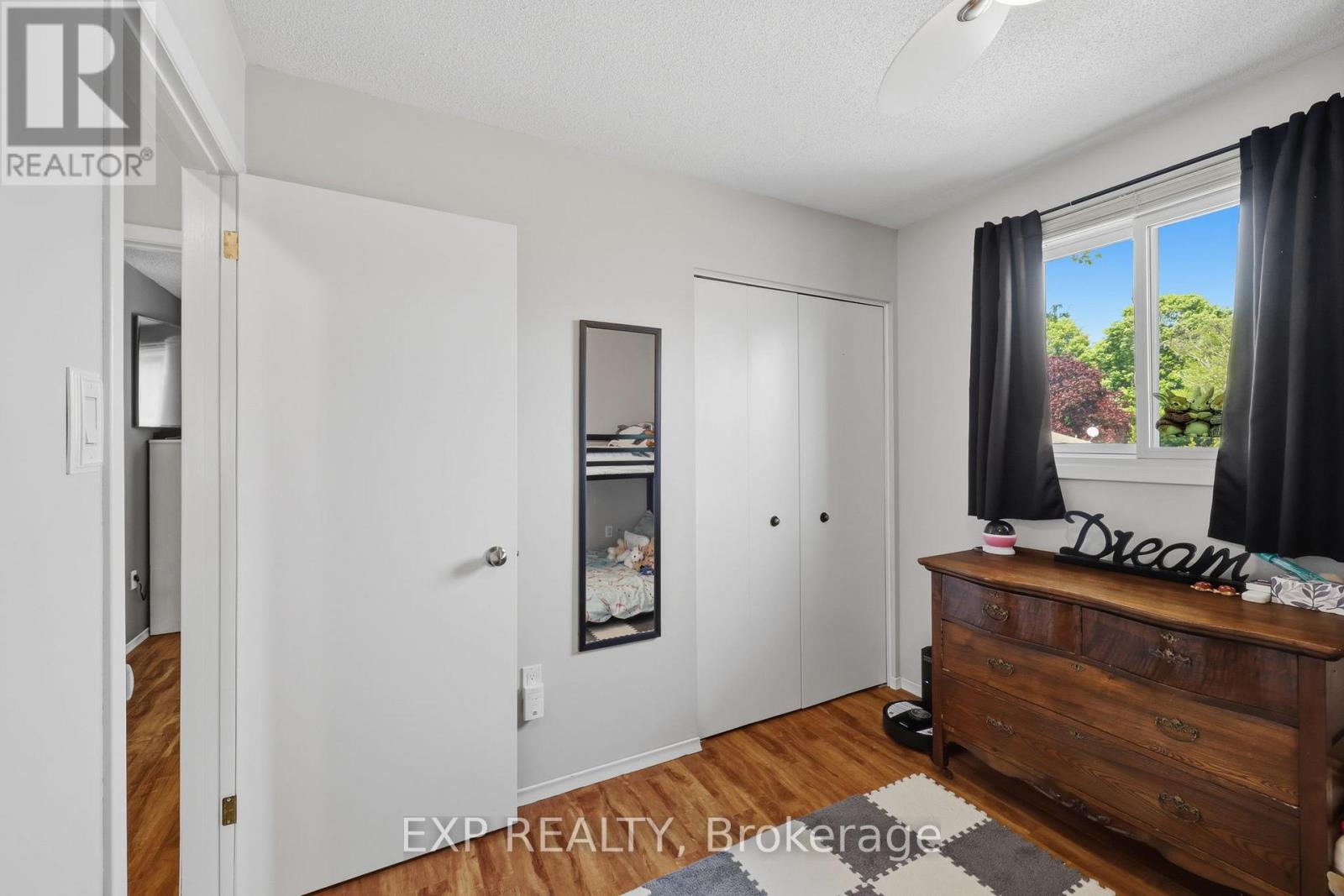 271 ANNE STREET - 34