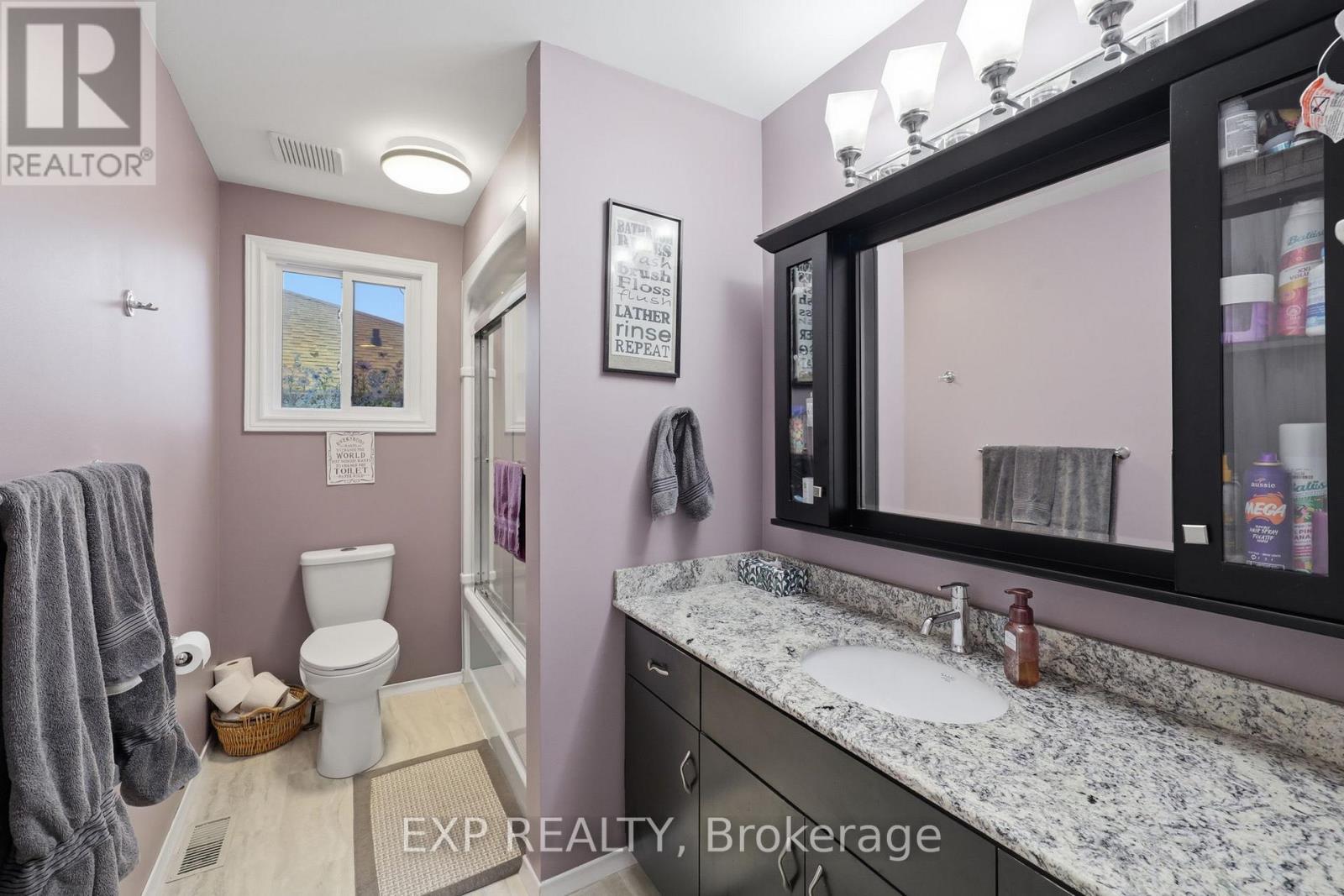 271 ANNE STREET - 36