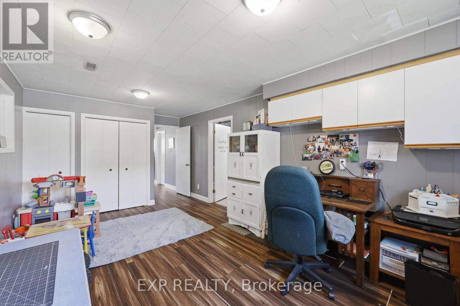 271 ANNE STREET - 40