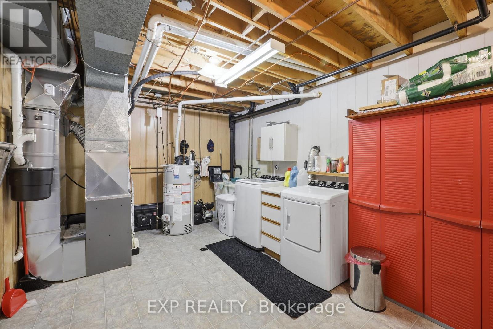 271 ANNE STREET - 42